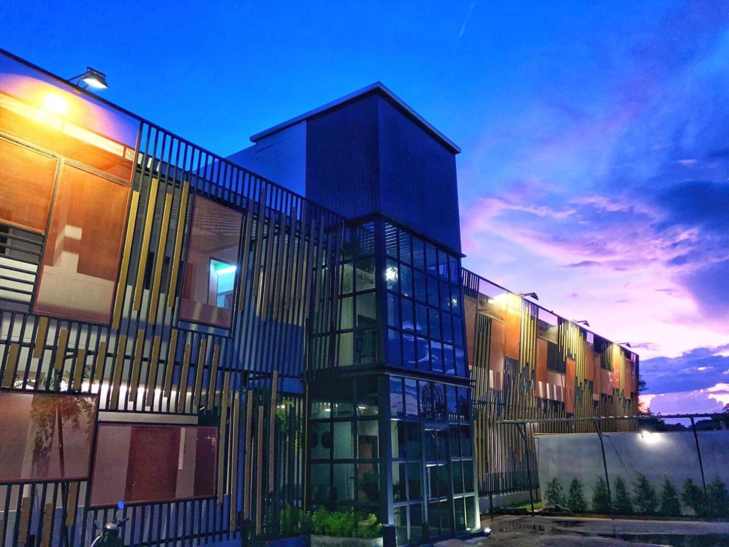 S1 City Hotel Buriram Exteriör bild