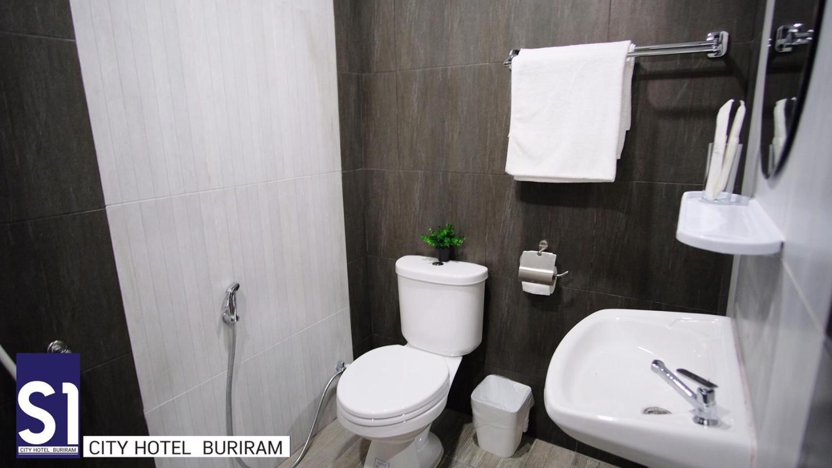S1 City Hotel Buriram Exteriör bild